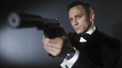 James Bond deixou de fumar há 14 anos, mas continua exposto aos riscos do tabaco