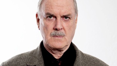 John Cleese entra em nova série da BBC quase 40 anos depois de “Fawlty Towers”