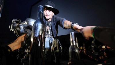 Johnny Depp causa polémica ao interrogar-se sobre o assassínio de Trump