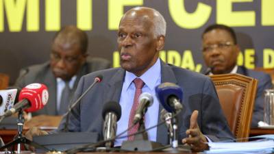 José Eduardo dos Santos regressa ao palácio presidencial como conselheiro do PR angolano