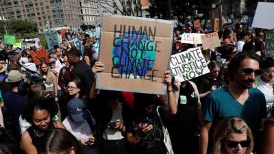 Jovens mobilizam-se para “greve mundial” contra as alterações climáticas