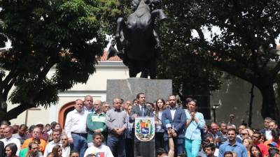 Juan Guaidó insta militares a passar para o lado do povo