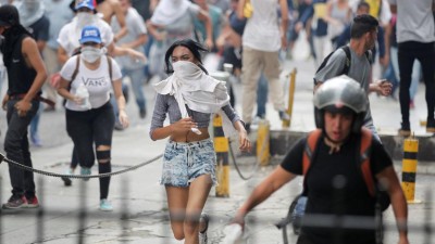 Juiz demite-se em protesto por “violações da Constituição” na Venezuela