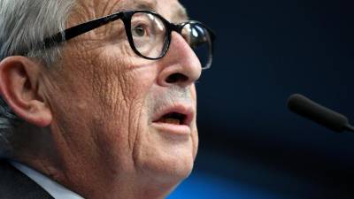 Juncker emocionado declara “orgulho por ter podido servir a Europa”
