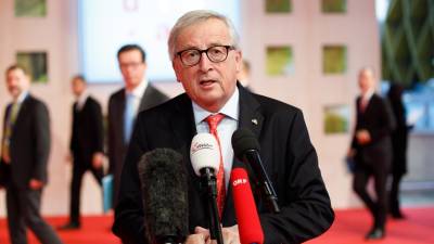 Juncker incentiva empresas europeias a serem “audaciosas” e a investir em África