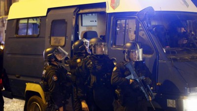 Justiça detém para interrogatório três familiares do atacante que matou polícias em França
