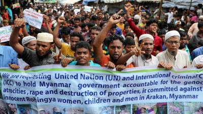 Líderes militares de Myanmar devem ser julgados por genocídio contra rohingyas