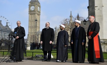 Líderes religiosos oficiam cerimónia em Westminster