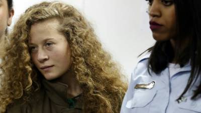 Libertada adolescente palestiniana que agrediu soldados israelitas~