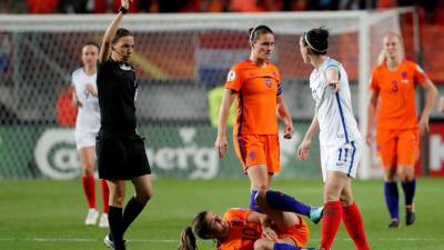 Liga francesa terá pela primeira vez uma mulher a arbitrar um jogo