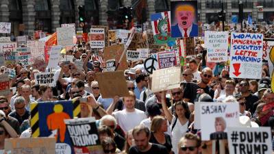 Londres é cenário de marcha anti-Trump com dezenas de milhar de manifestantes