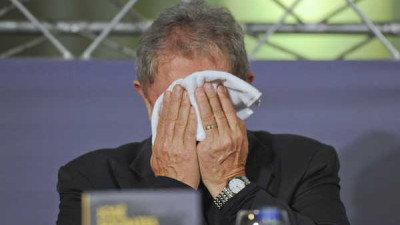 Lula acusado de corrupção e lavagem de dinheiro