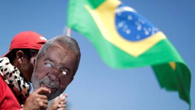 Lula da Silva afastado das presidenciais do Brasil