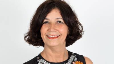 Luz Henriques expõe ‘Quintessência II’ e celebra bodas de prata artísticas