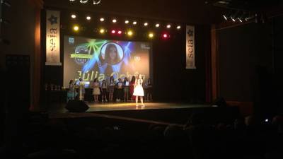 Madeirense Júlia Ochoa conquista 3.º lugar no Festival Internacional da Canção da Serra da Estrela