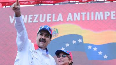 Maduro expulsa 13 oficiais das Forças Armadas e acusa-os de traição à pátria