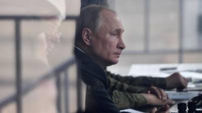 Maduro reúne-se hoje com Putin para abordar “ingerência de países terceiros” na Venezuela