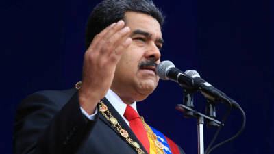 Maduro sai ileso de tentativa de atentado por movimento de soldados