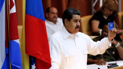 Maduro tenta manter à tona uma Venezuela oficialmente em emergência económica