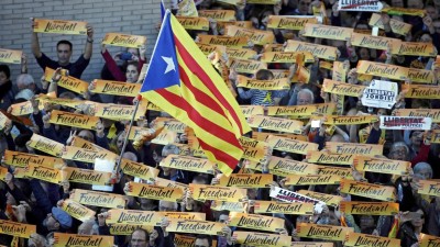 Maioria dos espanhóis, incluindo catalães, concorda com eleições na Catalunha