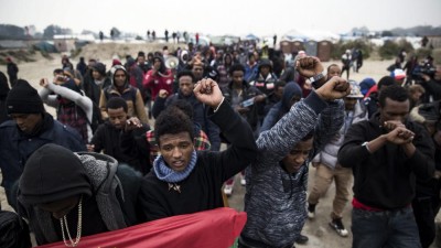 Mais de 2.300 migrantes deixaram Selva de Calais, que será demolida