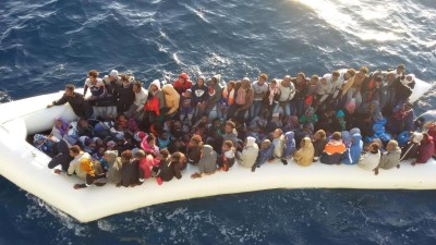 Mais de 30 migrantes mortos e 200 sobreviventes ao largo da Líbia