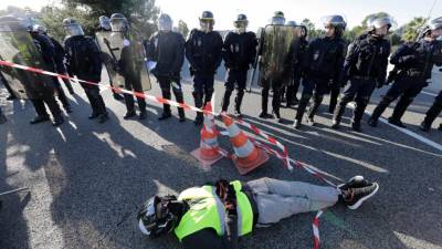 Mais de 400 feridos nos protestos dos “coletes amarelos” no sábado em França
