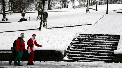 Mais de mil voos cancelados hoje nos EUA devido à neve