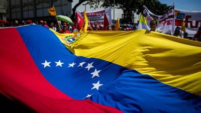 Mais de uma centena de polícias e militares detidos por tráfico de droga na Venezuela