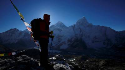 Mais dois alpinistas mortos no Evereste desde sexta-feira