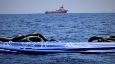 Malta desembarca migrantes do ‘Ocean Viking’ após acordo entre europeus
