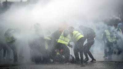 Manifestações do movimento “coletes amarelos” em França com cerca de 32 mil pessoas