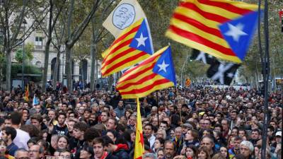 Manifestantes apelam ao independentismo catalão no dia de reflexão
