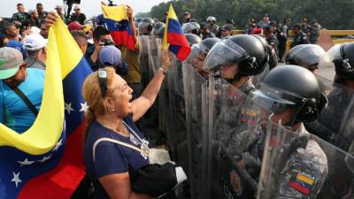 Manifestantes pró e contra regime de Maduro manifestam-se nas ruas de Caracas