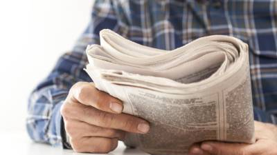 Manusear papel não implica risco muito grande de contágio pelo novo coronavírus