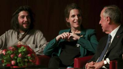 Marcelo condecora Luísa e Salvador Sobral pelo “êxito singular” na Eurovisão
