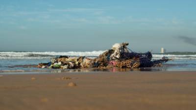 Material de pesca representa mais de 85% do lixo de plástico no mar