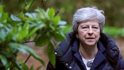 May insta Corbyn a chegar “rapidamente” a um acordo para a saída