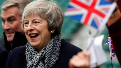 May recebeu garantias da UE e vai apresentá-las hoje no parlamento