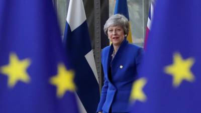 May vai defender adiamento curto em Bruxelas