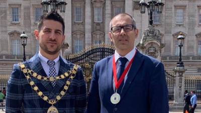 “Mayor de Crawley exerceu com sucesso o seu mandato”