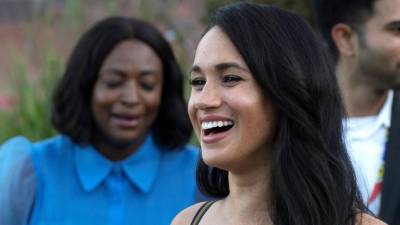 Meghan Markle homenageia estudante assassinada na África do Sul