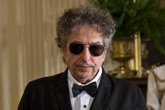Membro da Academia Sueca que atribuiu o Nobel critica arrogância de Bob Dylan