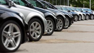Mercado automóvel na União Europeia regista queda história de 25%