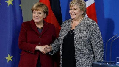 Merkel alerta para possível interferência russa nas eleições de 2017 na Alemanha