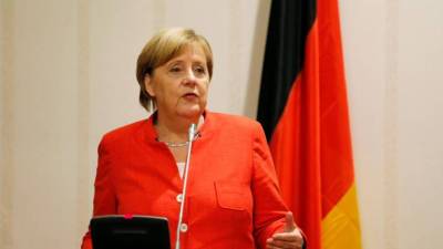 Merkel considera que “não há desculpa” para a violência contra estrangeiros
