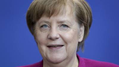 Merkel criticada no partido pelo “erro político” de ceder Finanças ao SPD