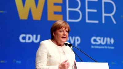 Merkel deseja acordo rápido sobre futuro presidente da Comissão Europeia