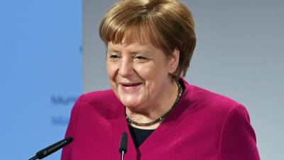 Merkel diz que Rússia e extrema direita norte-americana são inimigos da Europa