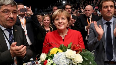 Merkel obtém apoio de 89,5% dos delegados para quarto mandato na CDU